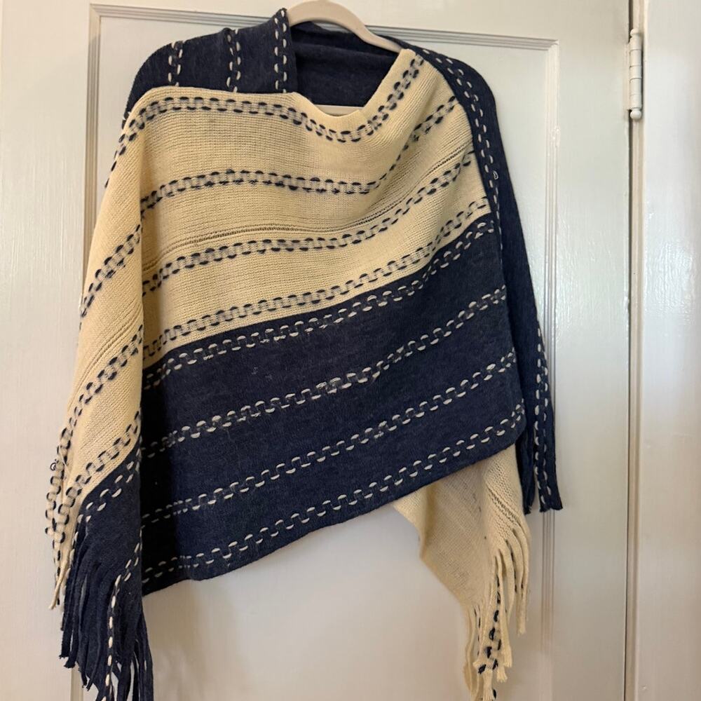 Fadivo New York Navy & Cream Knit Fringe Poncho Wrap Shawl One Size